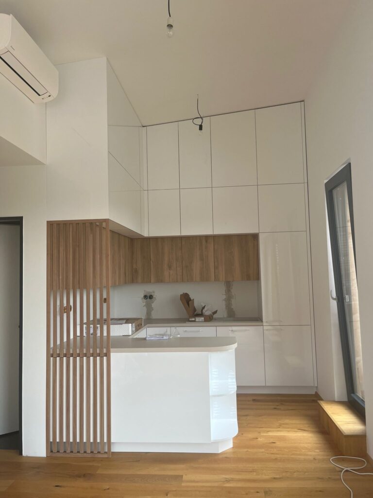 Family Kitchen - client's installation day - interior design online