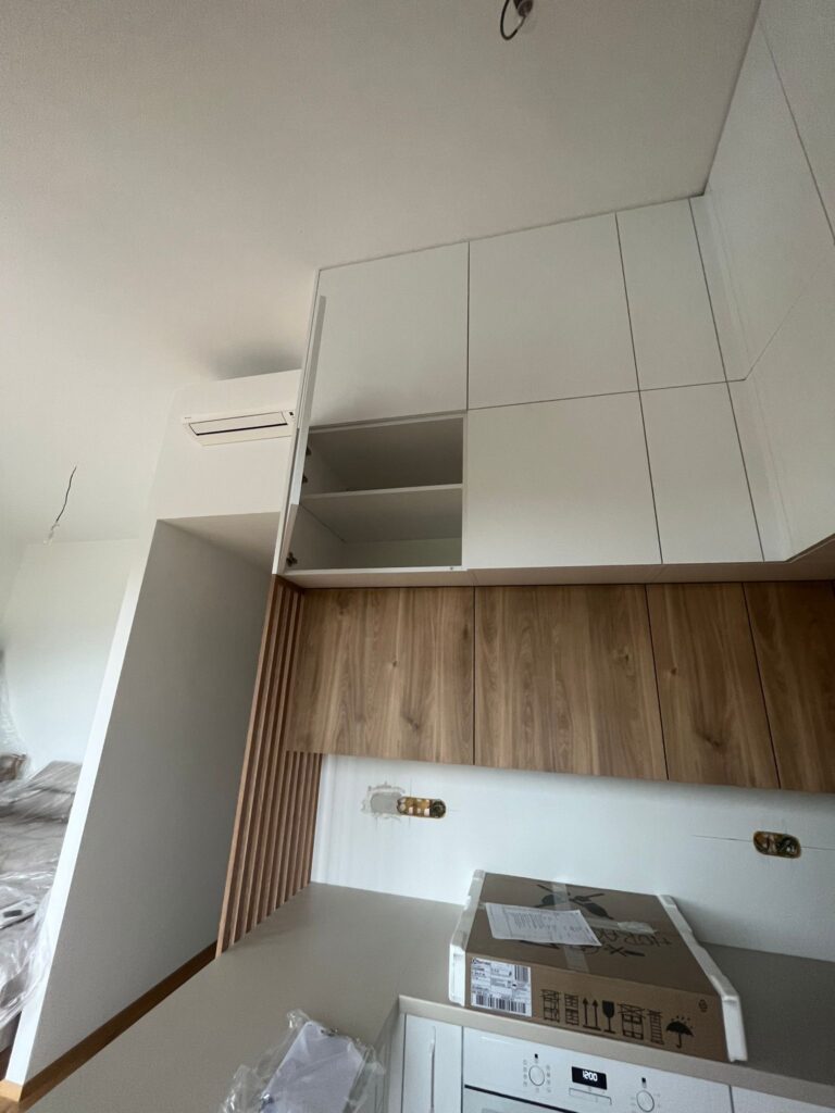 Family Kitchen - client's installation day - interior design online