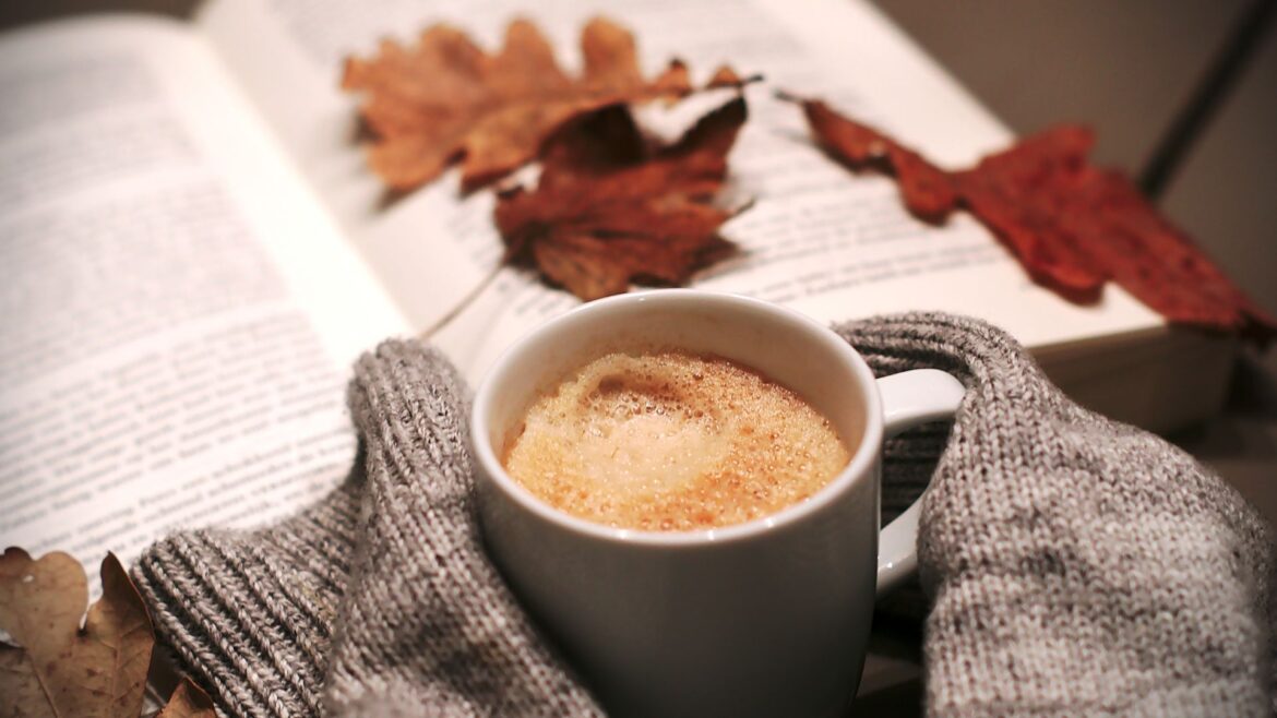 24 Cosy & Beautiful Autumn Home Decor Finds from Etsy